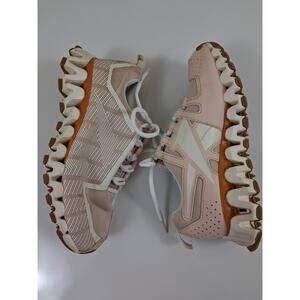 Reebok ZigWild Trail 6 Womens Shoes Size 6.5 Nude White Sneaker G58586